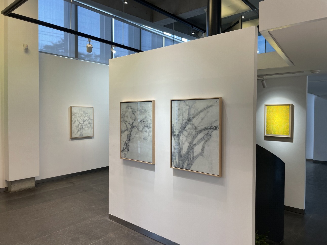 전시전경 · Exhibition view · (출처 = 갤러리전)